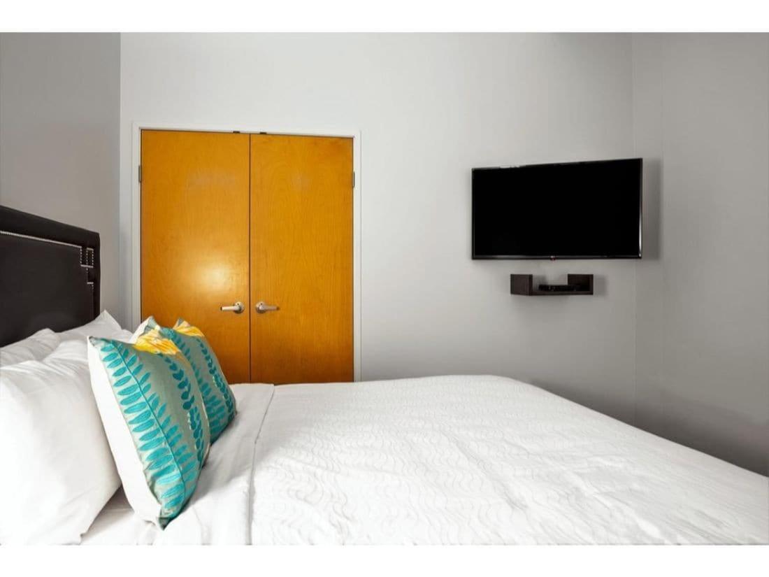 Beautiful 2Br 2Ba In The Block By Cozysuites Indianapolis Buitenkant foto